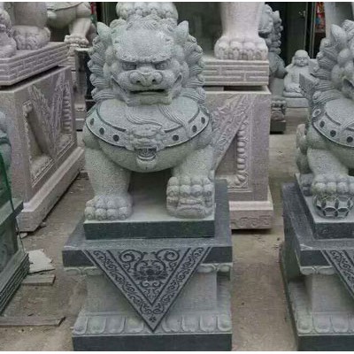 四川萬源青石獅子雕刻一對 四川萬源青石獅子雕刻一對